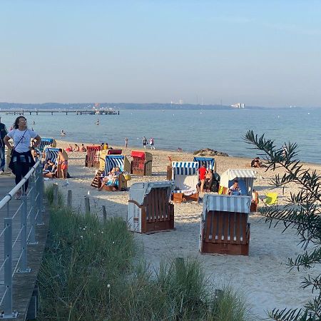Moderne 3-Zi-Wohnung Mit Meerblick Direkt Am Strand Шарбойтц Екстериор снимка