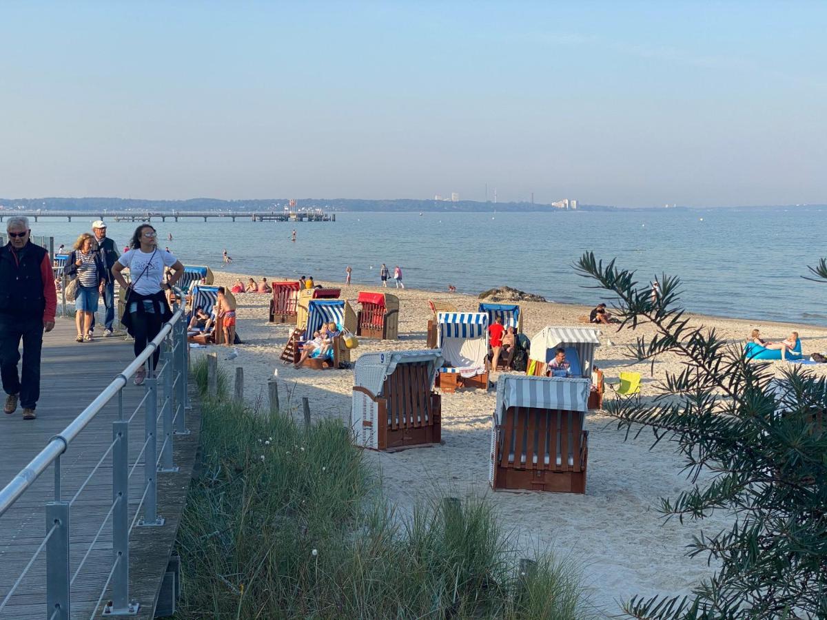 Moderne 3-Zi-Wohnung Mit Meerblick Direkt Am Strand Шарбойтц Екстериор снимка